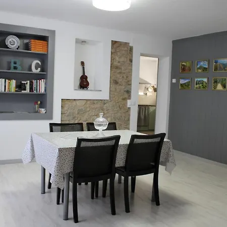 Apartment Musiquem Amb Piscina Les Planes d'Hostoles